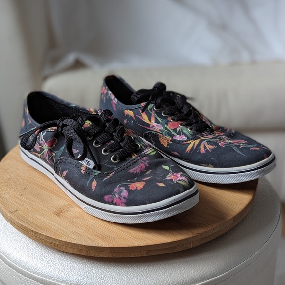 Vans Floral Lace Up Sneakers - Picture 7 of 11